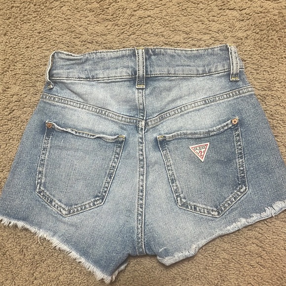 3/$40 Guess jean short shorts size 24 - Picture 2 of 3